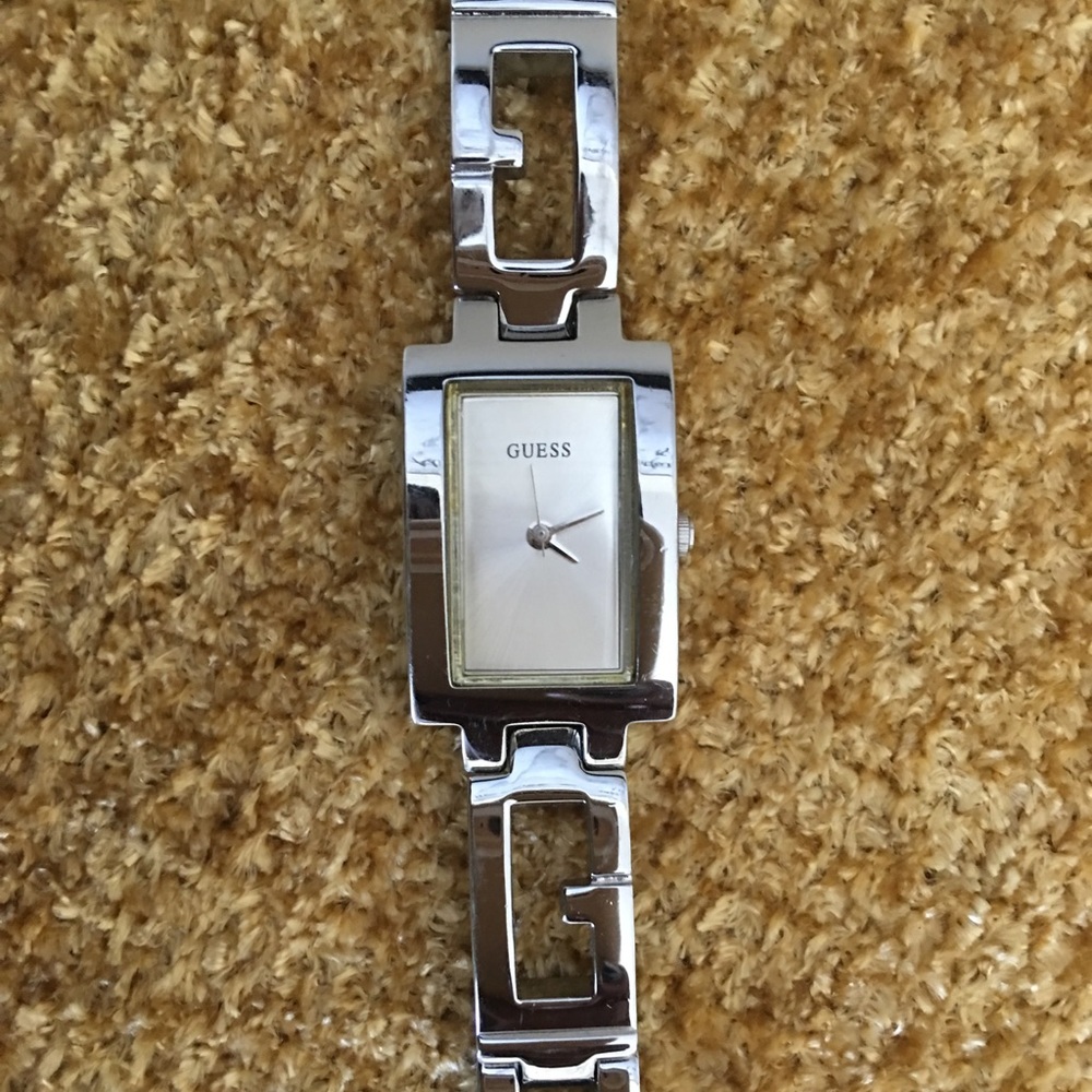 Guess Simple G Link Silver Watch
